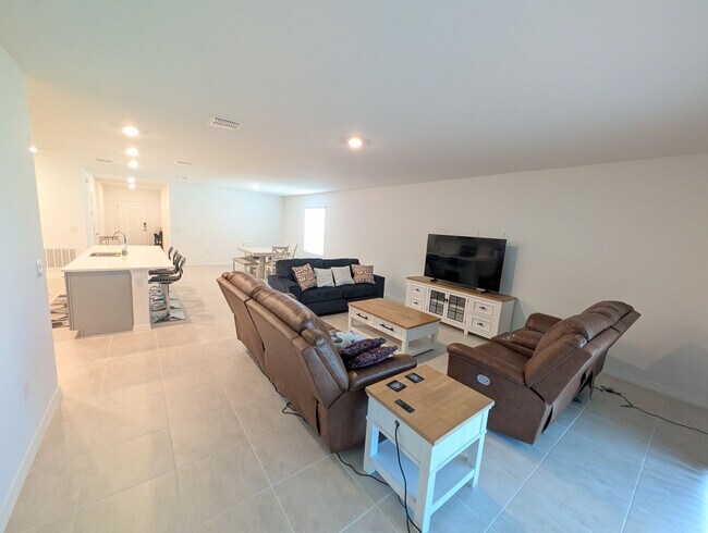 Foto del edificio - Modern 4BD/3BA Home in – Edgewater, FL! Furnished or Unfurnished