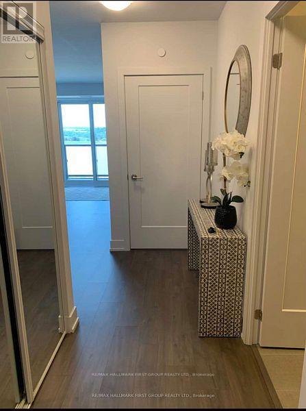 Building Photo - 2550 Simcoe St N