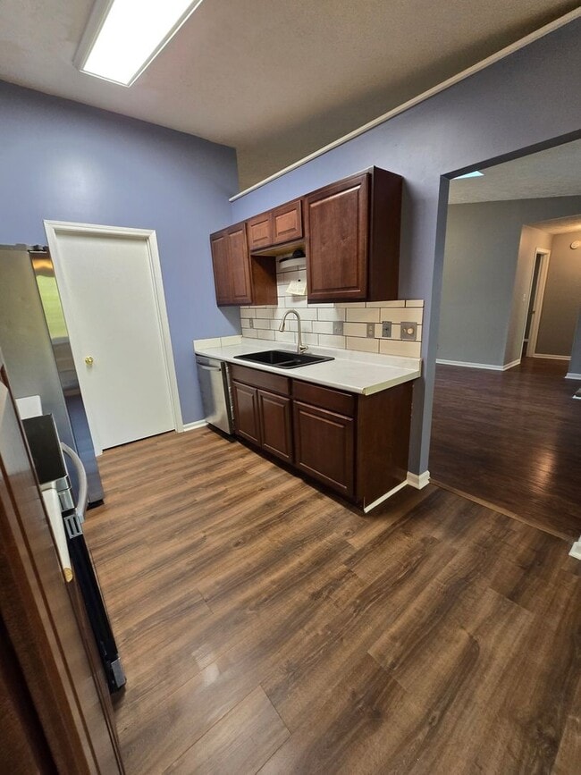 Building Photo - Three Bedroom Home Located in Pike Townshi...