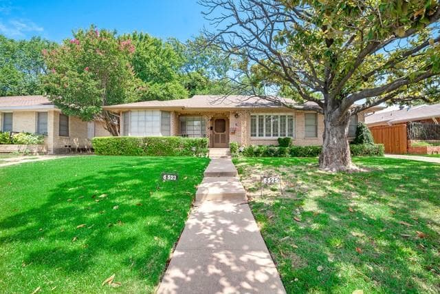 Foto principal - 6525 E Mockingbird Ln