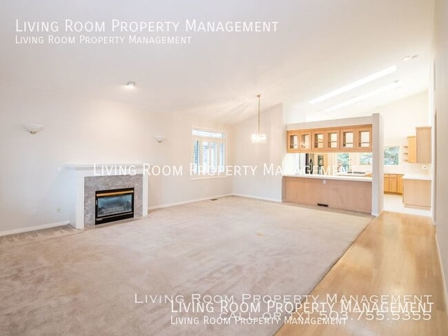 Building Photo - Charming Bungalow with Private Yard and AC!
