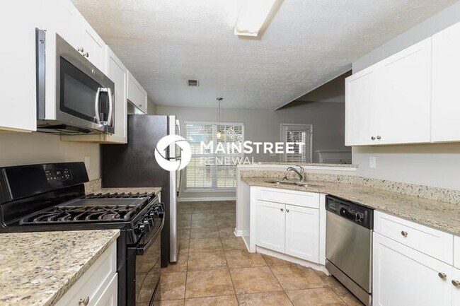 Building Photo - 3 Bedroom Pet-Friendly Home in Decatur, GA with Main Street Renewal