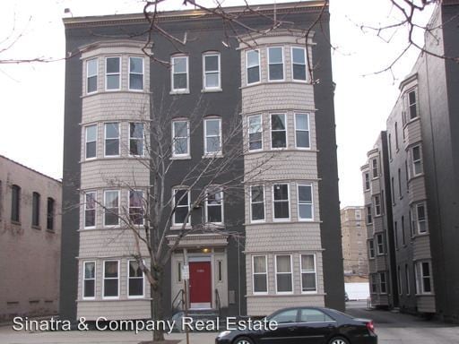Primary Photo - 1106 Main St