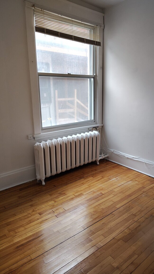 Building Photo - 362 Friel St