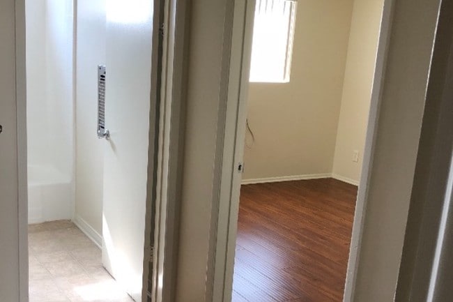Floor sample - 8120 Owensmouth Ave