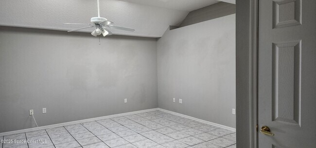 Foto del edificio - 111 Adams Ave