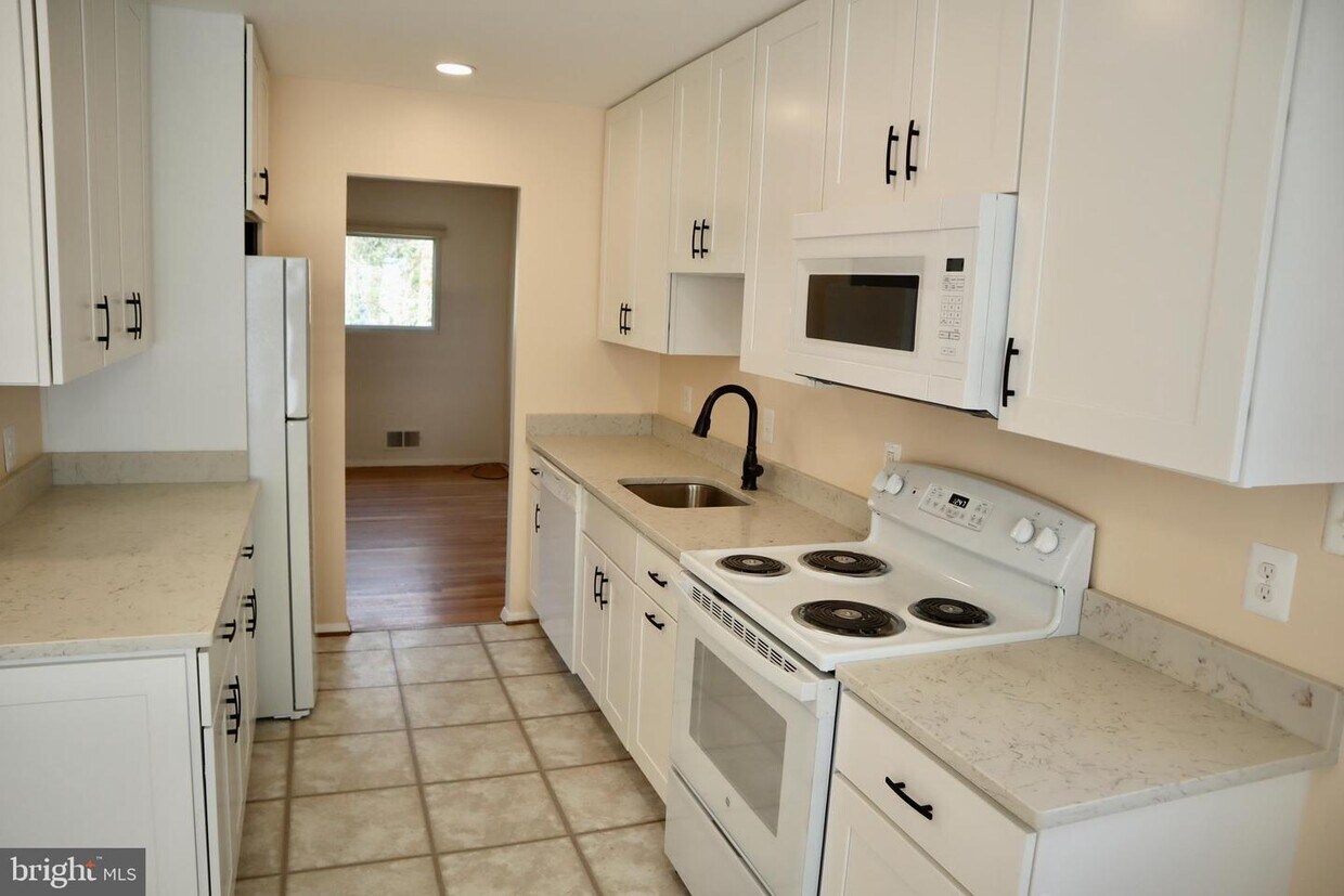 5605 Pier Dr, Rockville, MD 20851 House Rental in Rockville, MD