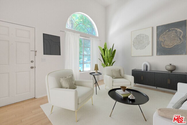 Building Photo - 8741 Darby Ave