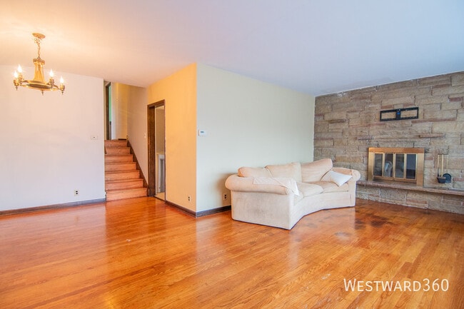 Building Photo - 2631 W 84th Pl
