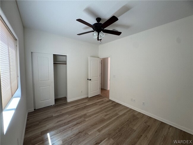 Building Photo - 4263 E Medicine Bend Rd