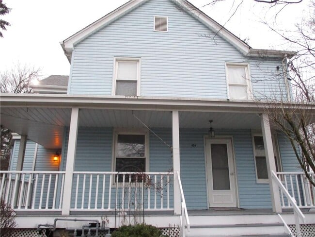 Building Photo - 424 S Little Tor Rd