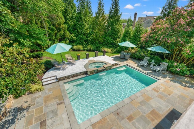 Foto del edificio - 1404 Coventry Ln