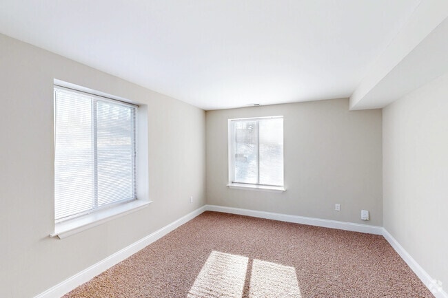 Interior Photo - Knights Bridge II