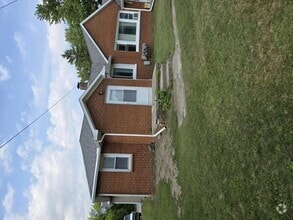 Building Photo - 1364 W Midland Rd