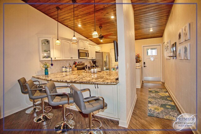 Foto del edificio - ***NEWLY REMODELED*** 2 BED/2 BATH***FURNI...