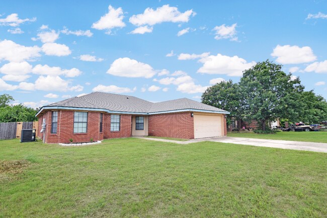 Foto del edificio - 2905 Lindsey Dr