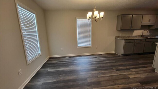 Foto del edificio - 1103b Woodridge Dr