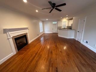 Building Photo - 654 Elm St