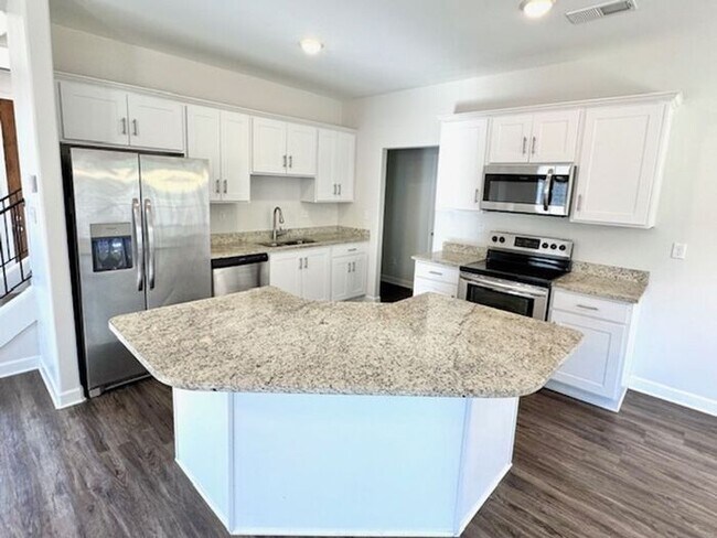 Foto del edificio - Now Leasing a 4-Bedroom 2.5 Bath In Olive ...