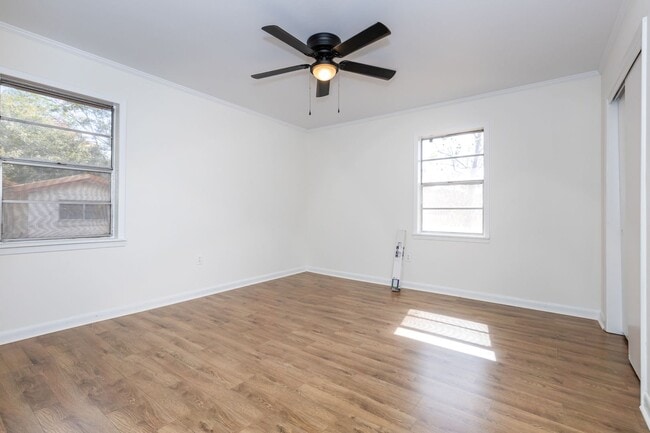 Building Photo - Home for Rent on the Bayou