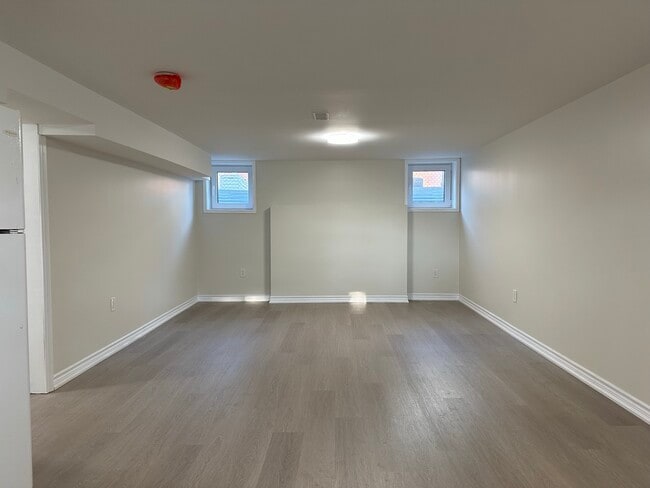 Building Photo - 2-122 Sanderling Crescent Lindsay ON