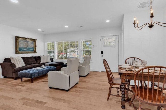 Building Photo - 519 35th Ave N