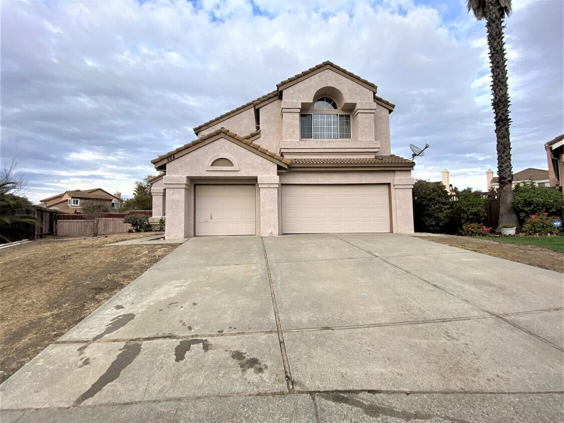Primary Photo - 224 Cohn Ct