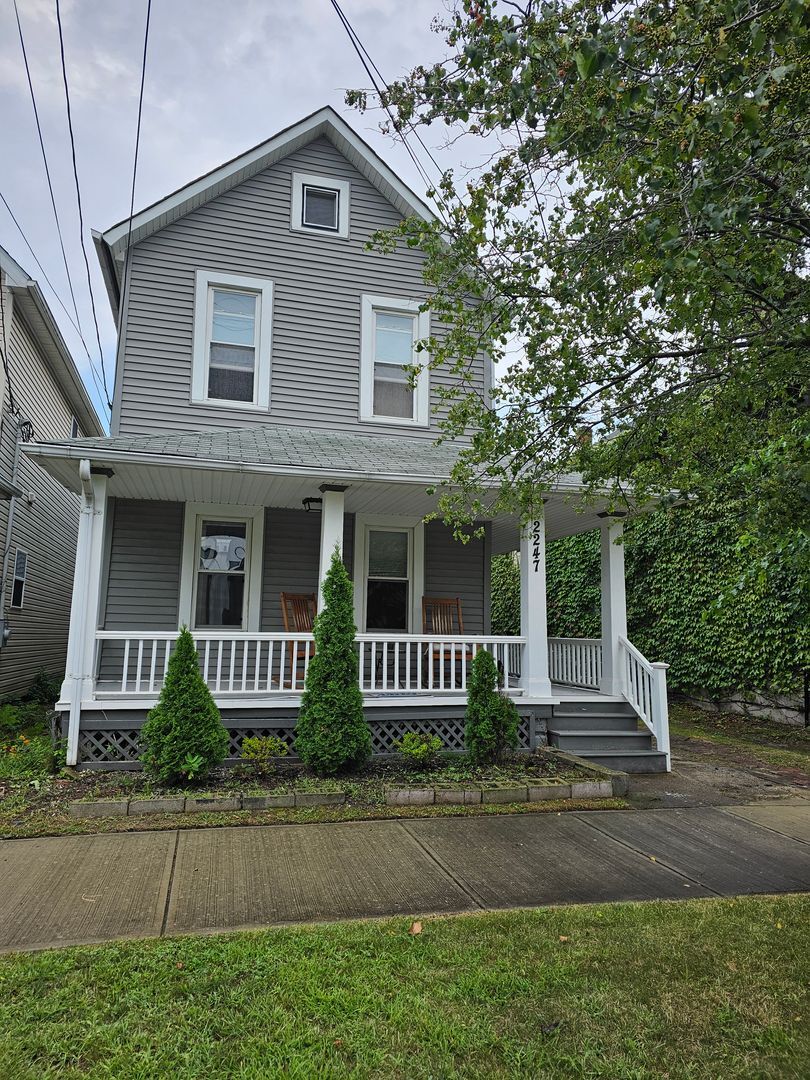 2247 W 20th St Cleveland, OH 44113 – photo 1