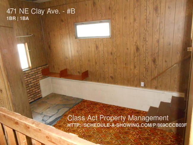 Building Photo - 471 NE Clay Ave