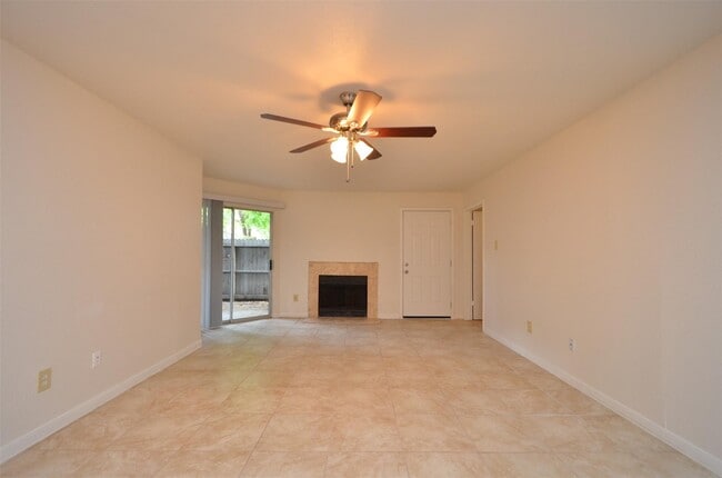 Foto del edificio - 9700 Leawood Blvd