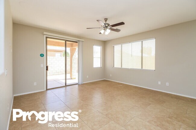 Foto del edificio - 3357 E Powell Way