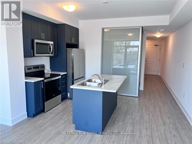 Photo du bâtiment - 460-460 Dundas St E