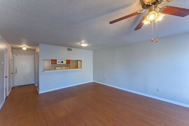 Foto del edificio - Beautiful 2 Bed, 2.5 Bath Gem with Garage ...