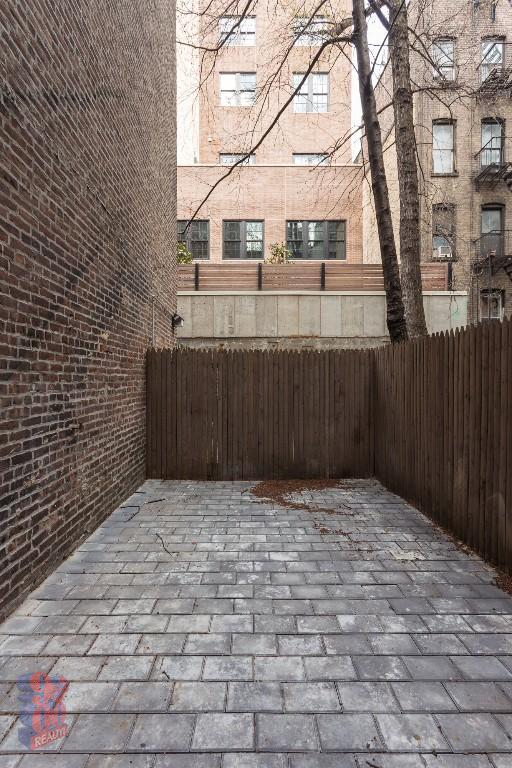 Foto del edificio - 221 Mott St