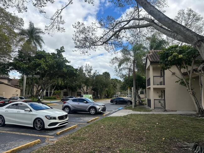 Foto del edificio - 4481 W McNab Rd