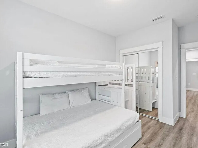 Building Photo - 2226 Joan Ave