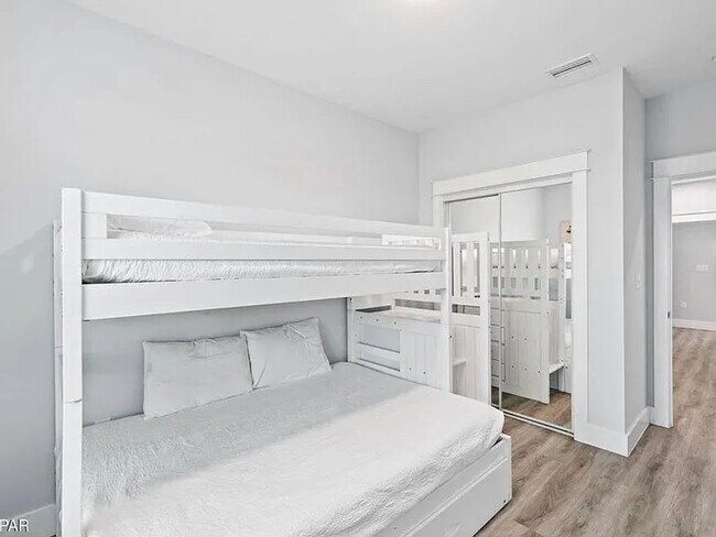 Foto del edificio - 2226 Joan Ave