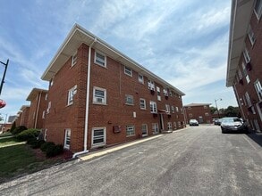 Building Photo - 9451 Maple Dr