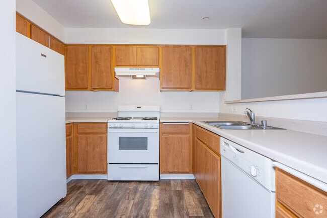 2 habitaciones, 1 baño - 918 pies cuadrados - Cocina - Avian Glen Apartments