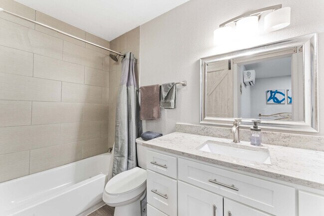 Foto del edificio - 1211 W 8th St