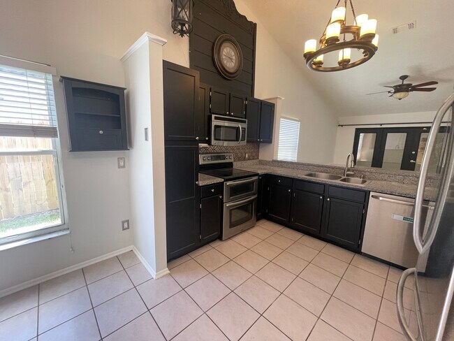 Foto del edificio - 450 Queensbridge Dr