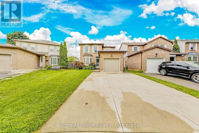 Photo du bâtiment - 2139 Hunt Crescent