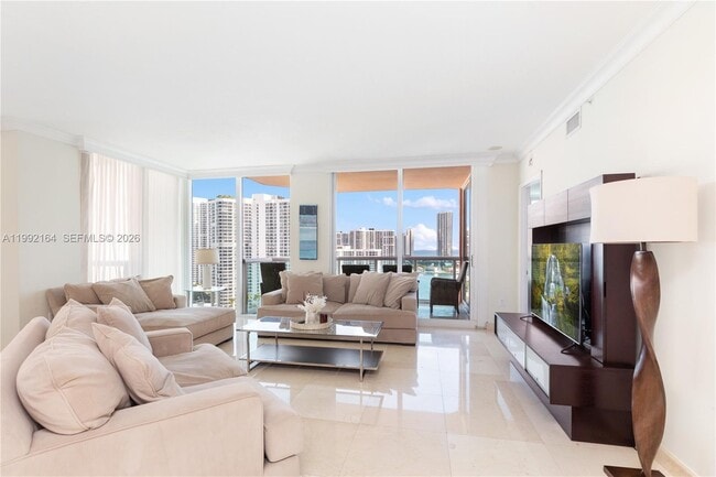 Foto del edificio - 3370 NE 190th St