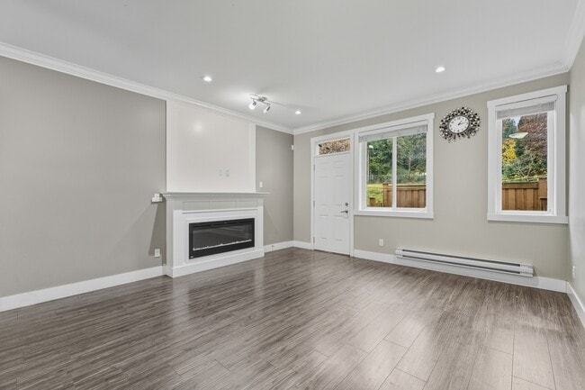 Building Photo - 13670-13670 62 Ave