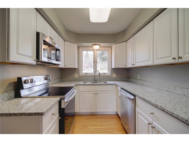 Building Photo - 5015 W 44th St