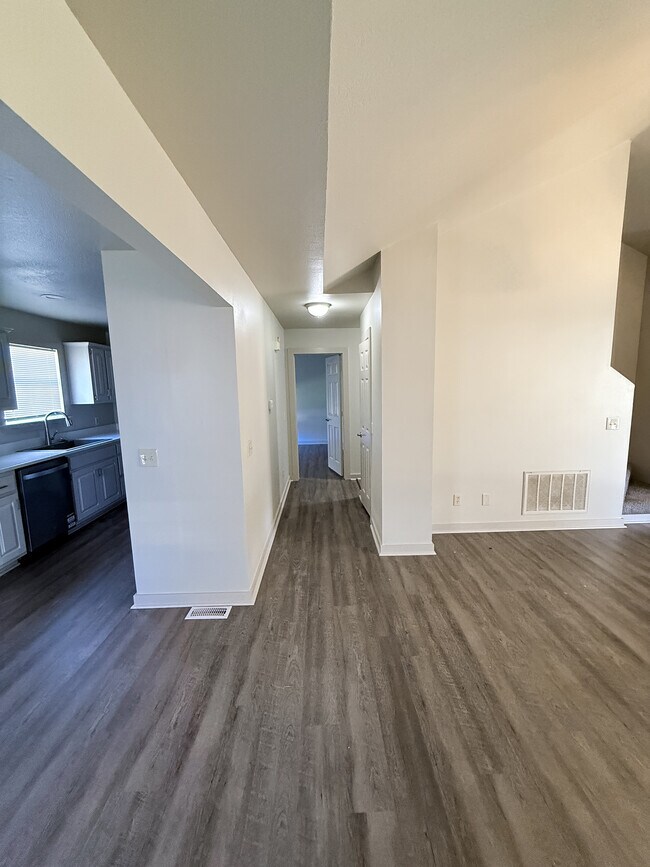 Foto del edificio - 507 W Briarbrook Ln