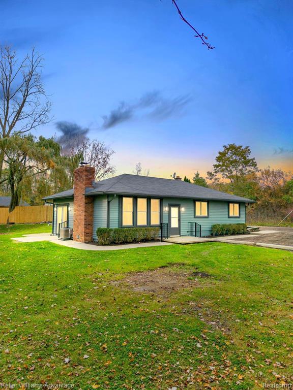 Primary Photo - 21355 Beck Rd