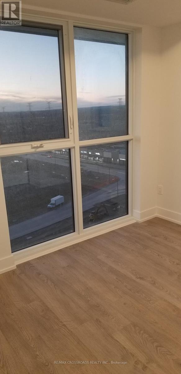 Photo du bâtiment - 2550-2550 Simcoe St N