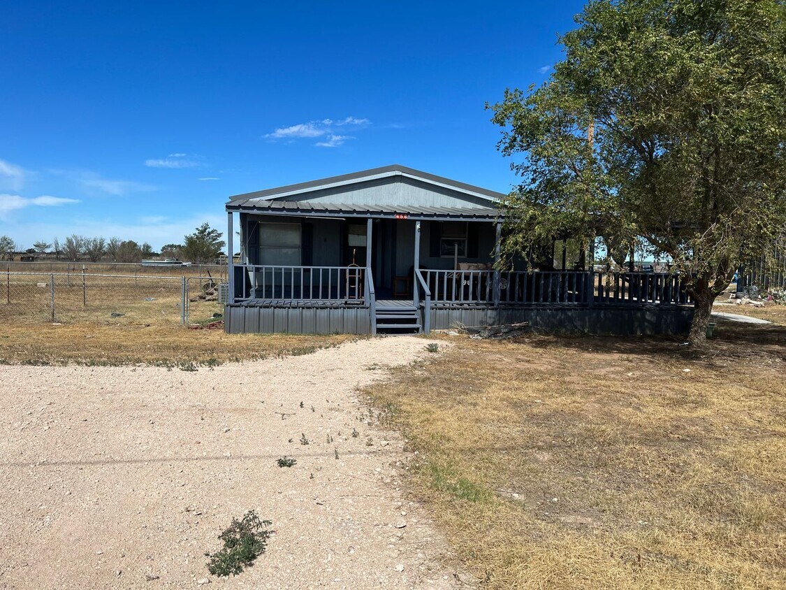 Building Photo - Furnished Country Living Home