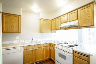 Building Photo - 1434 NE Birkshire Ct